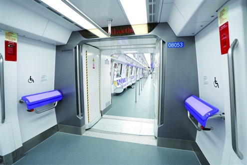 “素颜地铁”即将上线,济南市民将很快亲身体验到这列“低碳金属风”列车的魅力